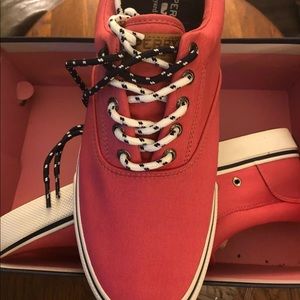 Sperry Vineyard Vines